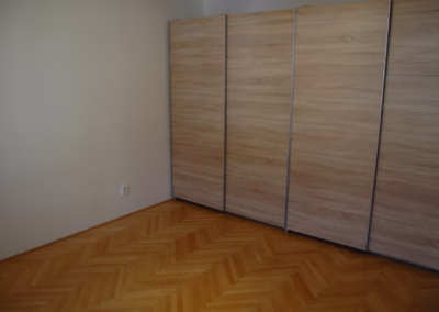 montáž skříně a renovace parket